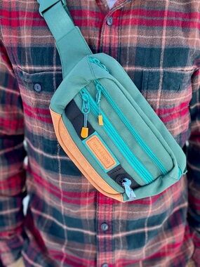Wilderdog Teal and Tan Crossbody Belt Bag — Everyday Hands-Free Carry